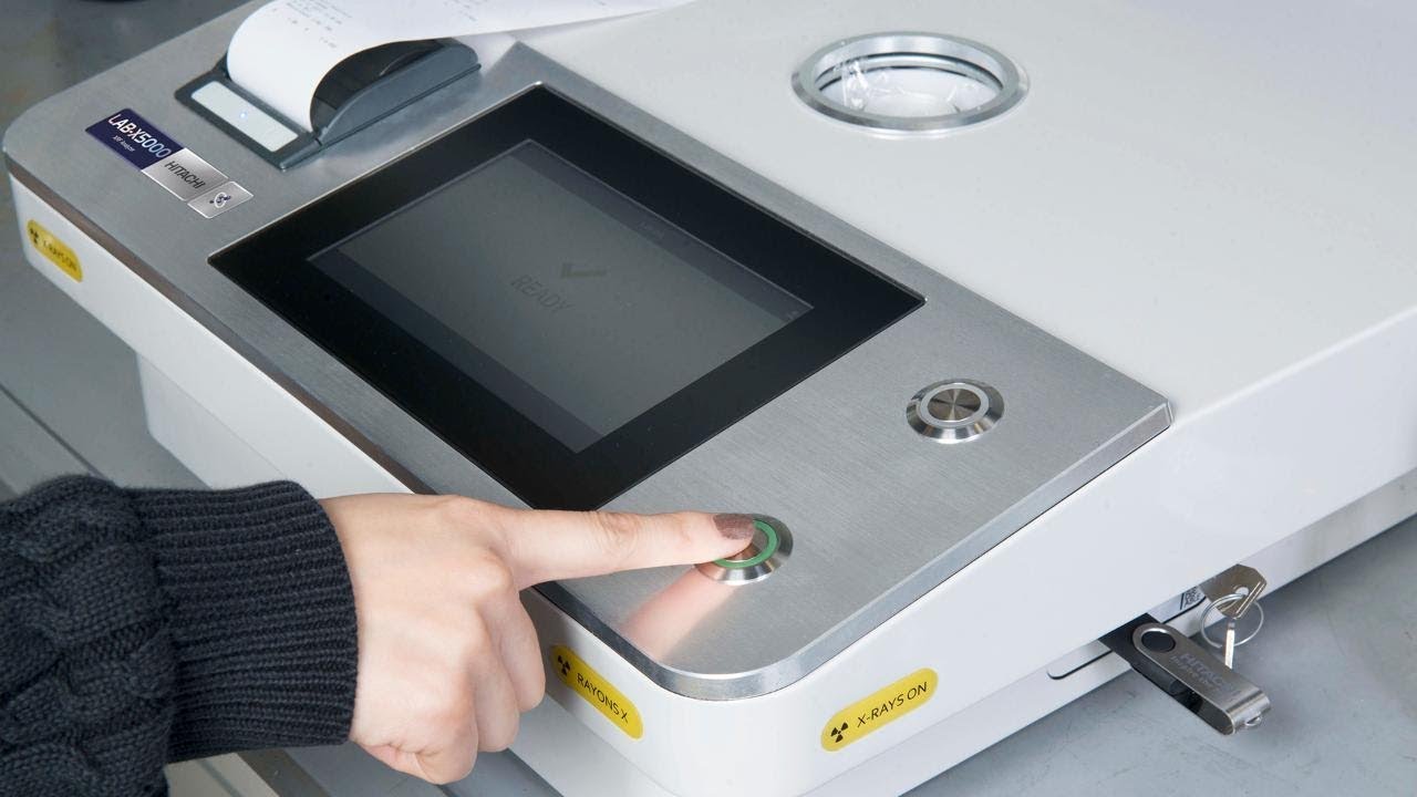 Màn hình cảm ứng của máy LAB-X5000